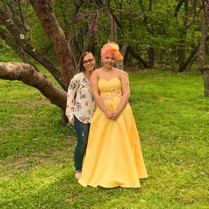 Meet your Posher, Lorraine